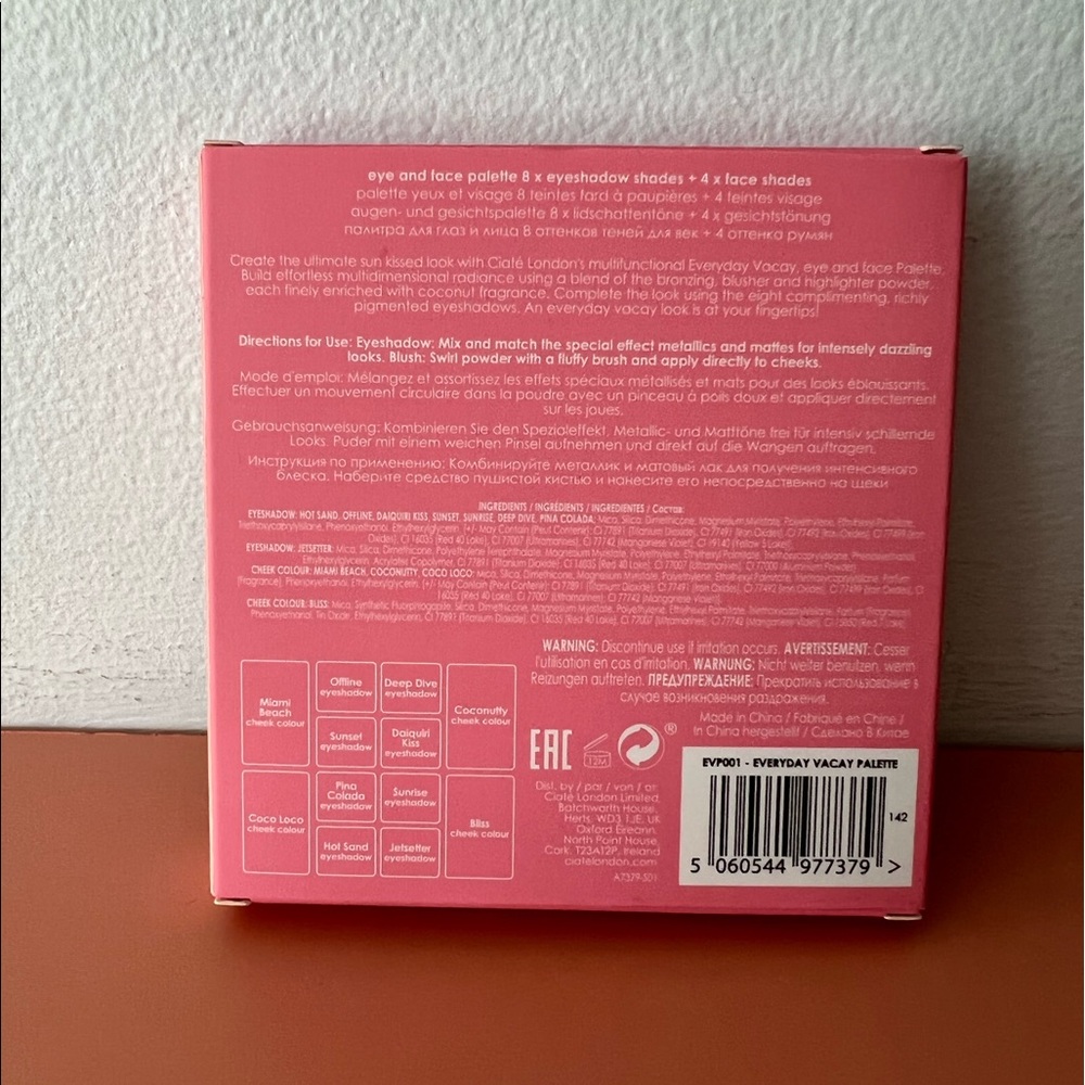 Caite Everyday Vacay Palette - new in box - Picture 3 of 7